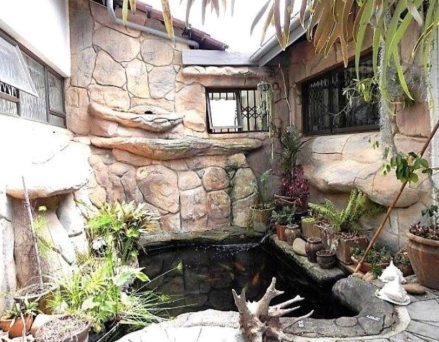 4 Bedroom Property for Sale in St Michaels On Sea KwaZulu-Natal