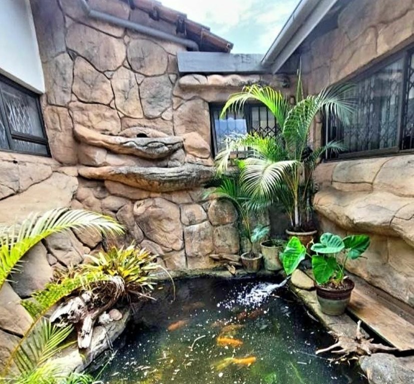 4 Bedroom Property for Sale in St Michaels On Sea KwaZulu-Natal