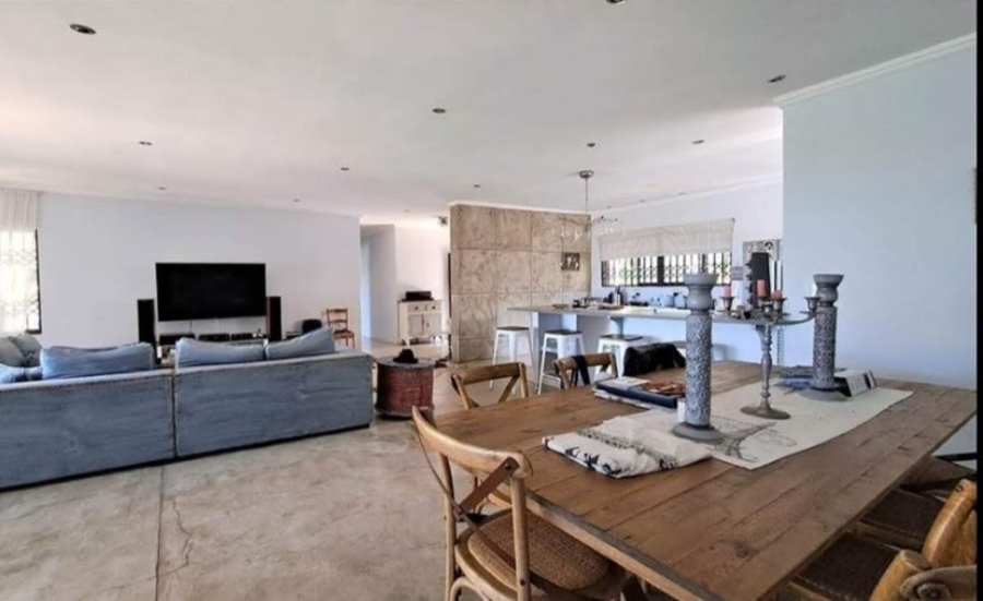 4 Bedroom Property for Sale in St Michaels On Sea KwaZulu-Natal