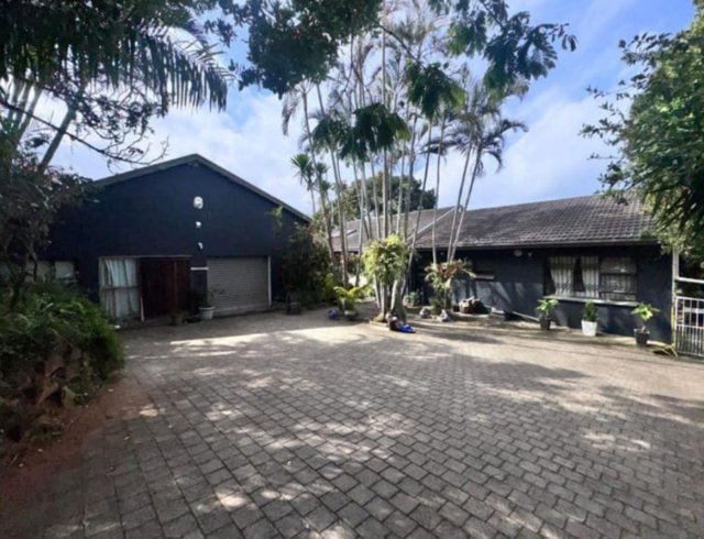 4 Bedroom Property for Sale in St Michaels On Sea KwaZulu-Natal