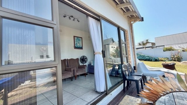 5 Bedroom Property for Sale in Uvongo KwaZulu-Natal