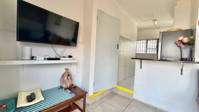5 Bedroom Property for Sale in Uvongo KwaZulu-Natal