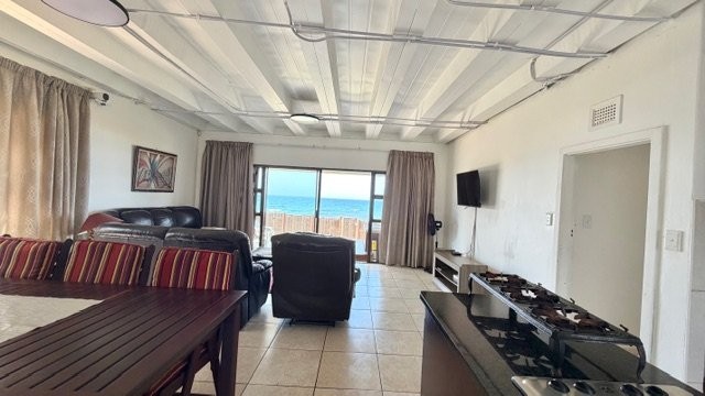 5 Bedroom Property for Sale in Uvongo KwaZulu-Natal