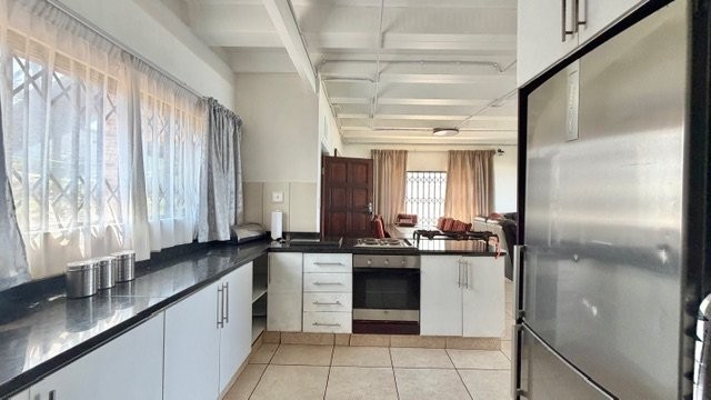 5 Bedroom Property for Sale in Uvongo KwaZulu-Natal