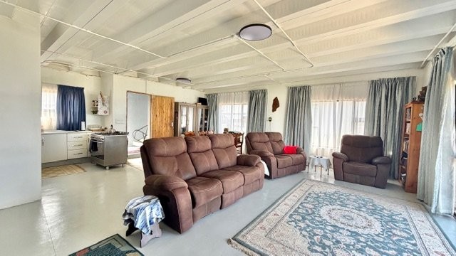 5 Bedroom Property for Sale in Uvongo KwaZulu-Natal