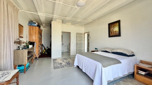 5 Bedroom Property for Sale in Uvongo KwaZulu-Natal
