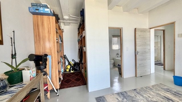 5 Bedroom Property for Sale in Uvongo KwaZulu-Natal
