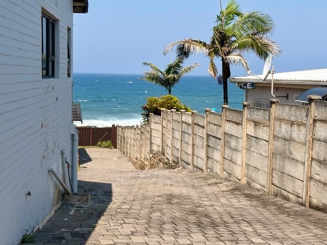 5 Bedroom Property for Sale in Uvongo KwaZulu-Natal