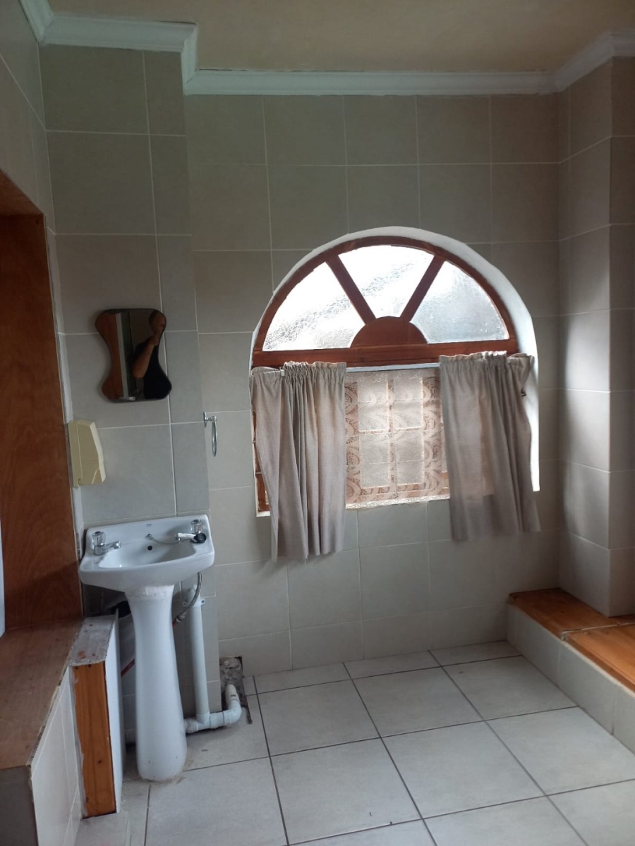9 Bedroom Property for Sale in Uvongo Beach KwaZulu-Natal