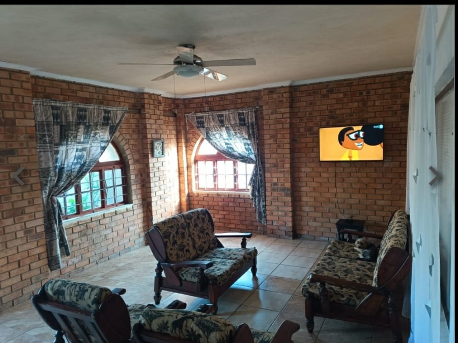 9 Bedroom Property for Sale in Uvongo Beach KwaZulu-Natal