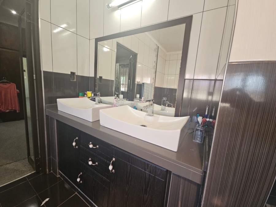 3 Bedroom Property for Sale in Paradise KwaZulu-Natal
