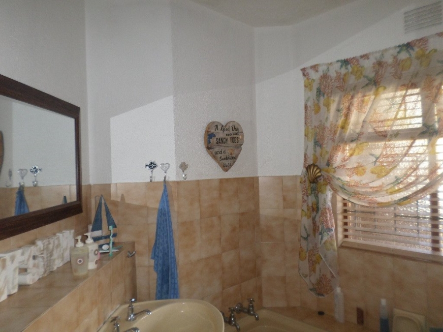 2 Bedroom Property for Sale in Uvongo Beach KwaZulu-Natal