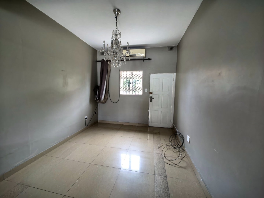 To Let 2 Bedroom Property for Rent in Windermere KwaZulu-Natal