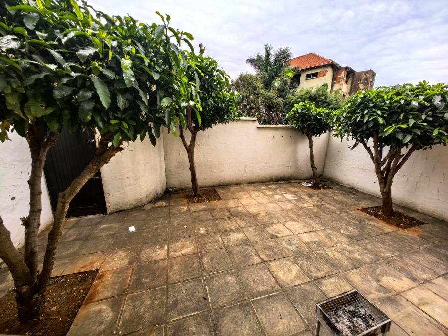 To Let 2 Bedroom Property for Rent in Windermere KwaZulu-Natal
