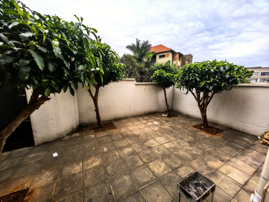 To Let 2 Bedroom Property for Rent in Windermere KwaZulu-Natal
