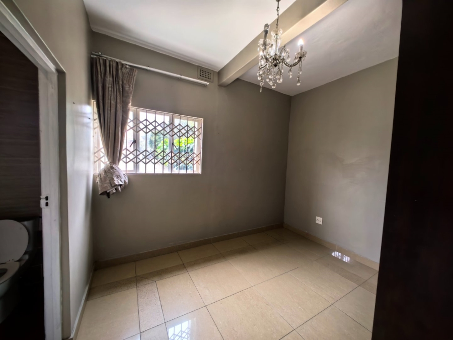 To Let 2 Bedroom Property for Rent in Windermere KwaZulu-Natal