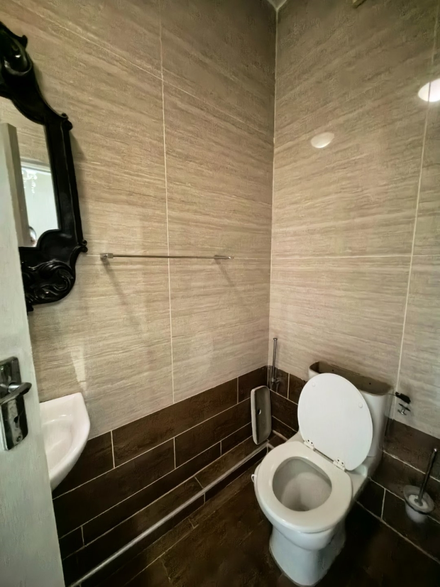 To Let 2 Bedroom Property for Rent in Windermere KwaZulu-Natal