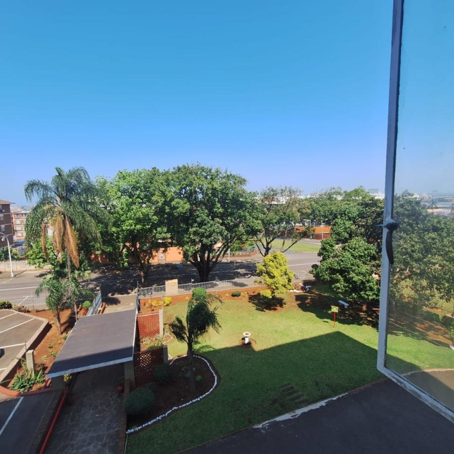 To Let 1 Bedroom Property for Rent in Essenwood KwaZulu-Natal