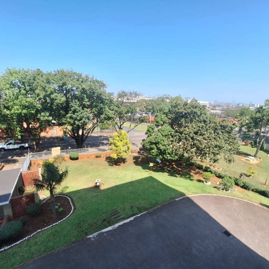 To Let 1 Bedroom Property for Rent in Essenwood KwaZulu-Natal