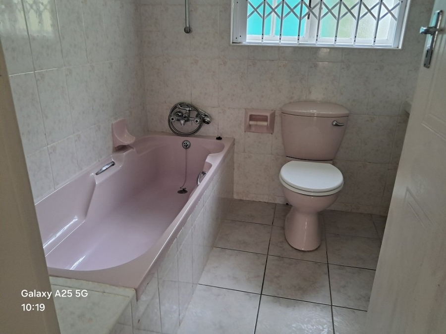 4 Bedroom Property for Sale in Umtentweni KwaZulu-Natal