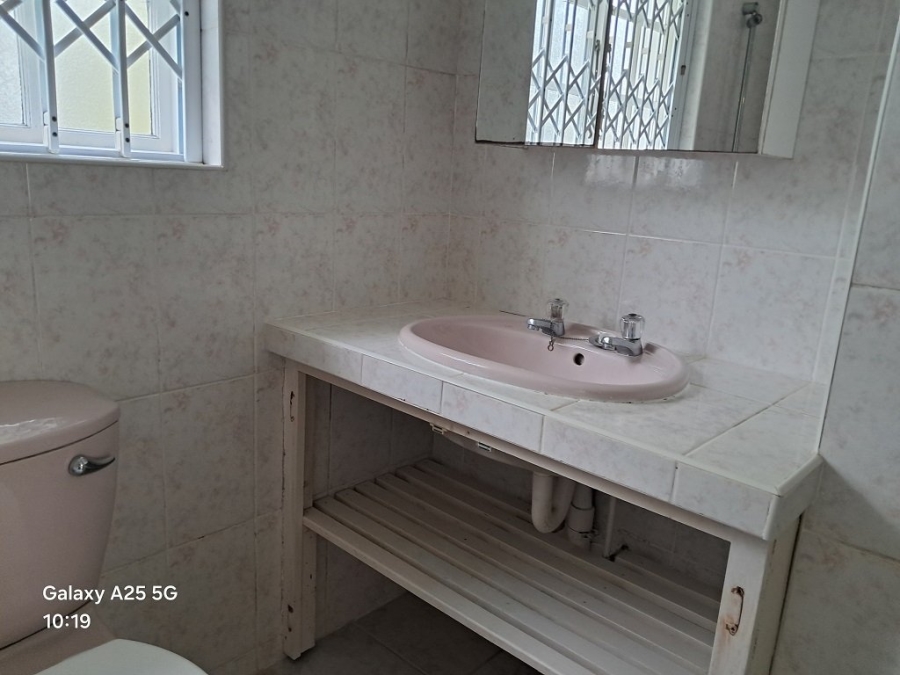 4 Bedroom Property for Sale in Umtentweni KwaZulu-Natal