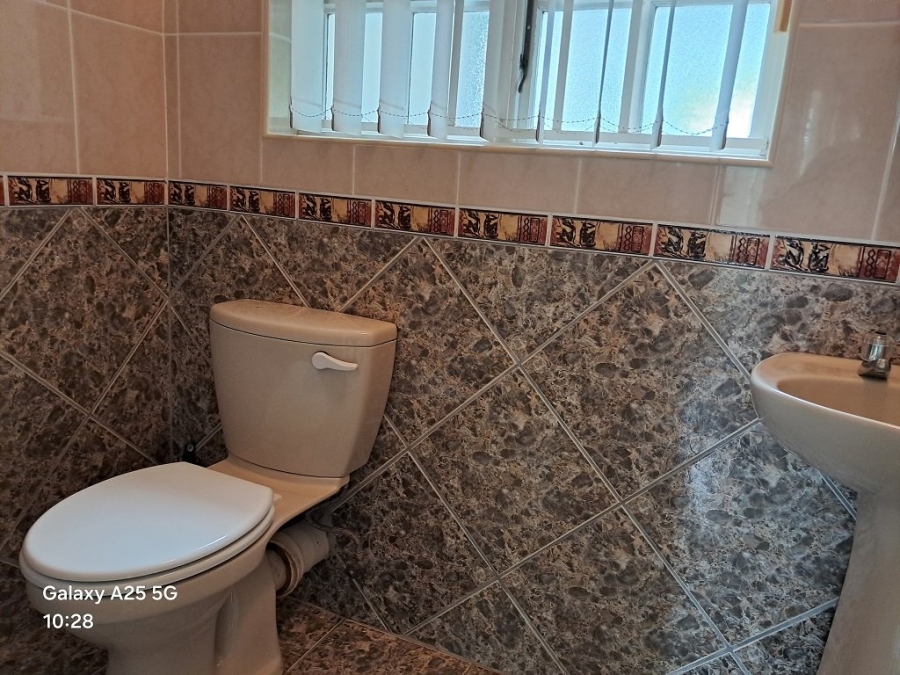 4 Bedroom Property for Sale in Umtentweni KwaZulu-Natal