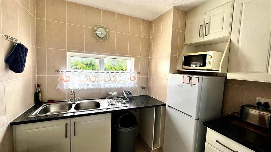 2 Bedroom Property for Sale in Uvongo KwaZulu-Natal