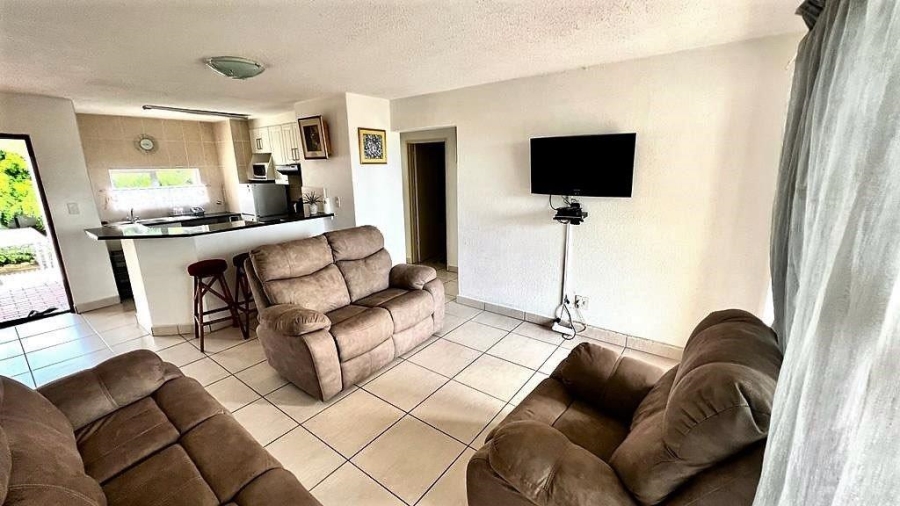 2 Bedroom Property for Sale in Uvongo KwaZulu-Natal