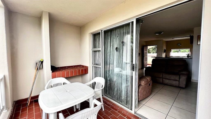 2 Bedroom Property for Sale in Uvongo KwaZulu-Natal