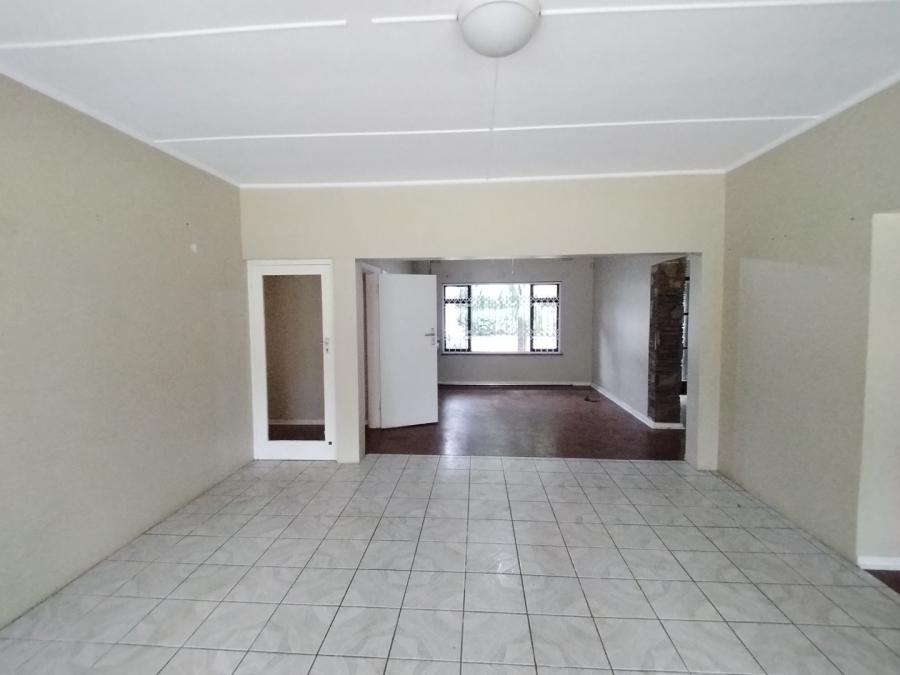 3 Bedroom Property for Sale in Uvongo KwaZulu-Natal