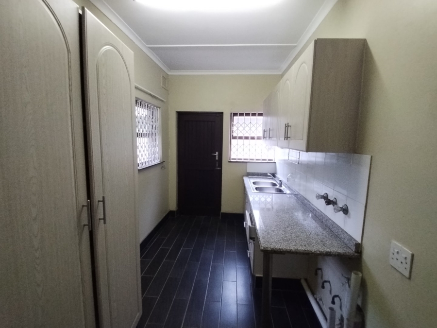 3 Bedroom Property for Sale in Uvongo KwaZulu-Natal