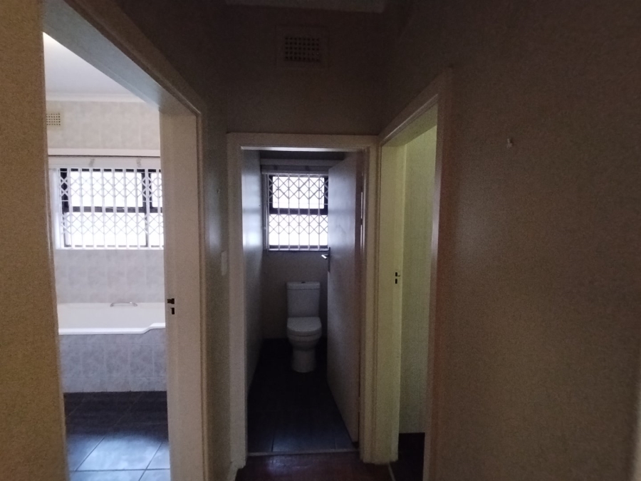 3 Bedroom Property for Sale in Uvongo KwaZulu-Natal