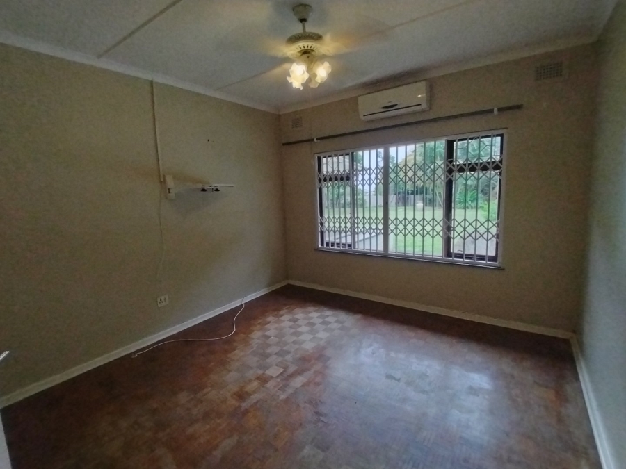 3 Bedroom Property for Sale in Uvongo KwaZulu-Natal