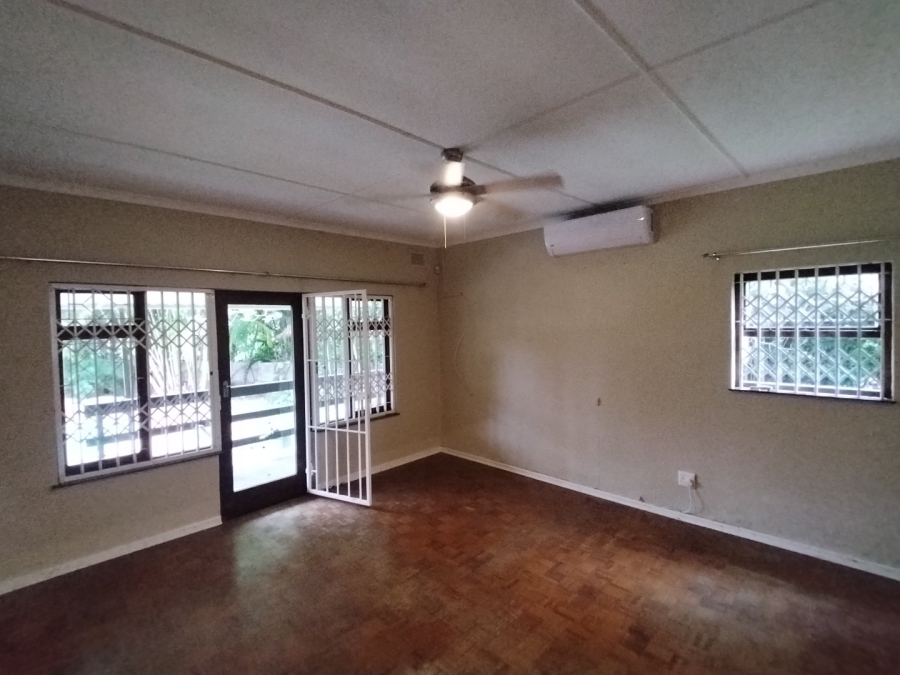 3 Bedroom Property for Sale in Uvongo KwaZulu-Natal