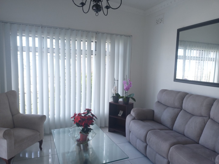 2 Bedroom Property for Sale in Uvongo KwaZulu-Natal