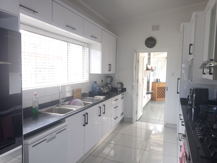 2 Bedroom Property for Sale in Uvongo KwaZulu-Natal