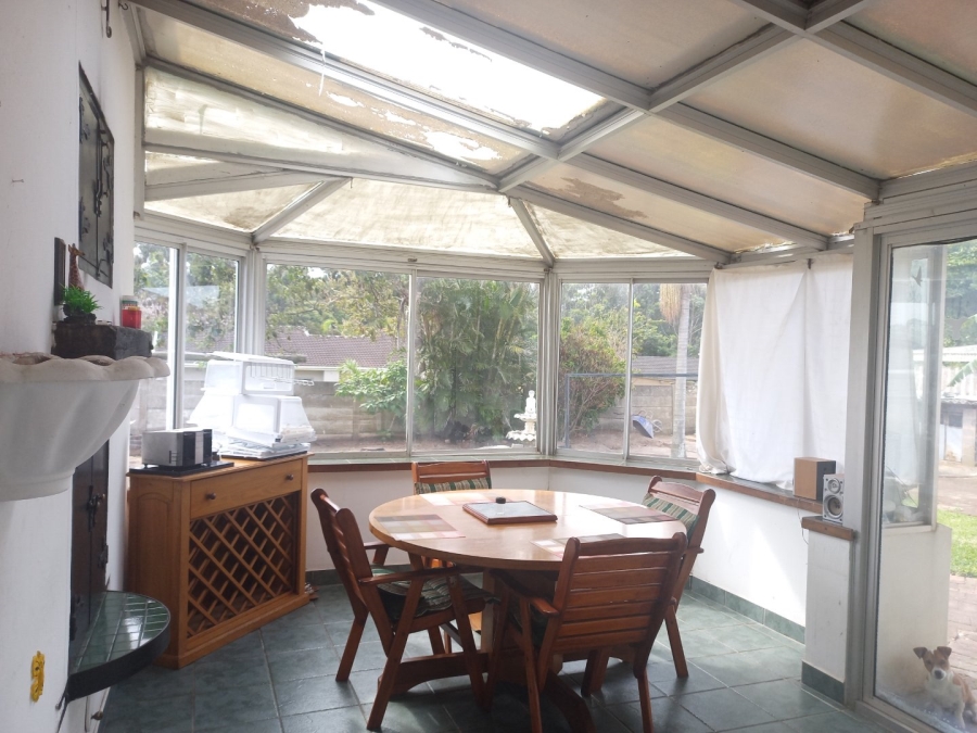 2 Bedroom Property for Sale in Uvongo KwaZulu-Natal