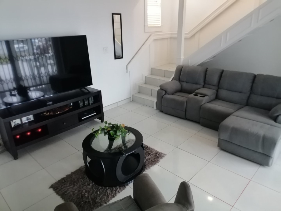 2 Bedroom Property for Sale in Uvongo KwaZulu-Natal