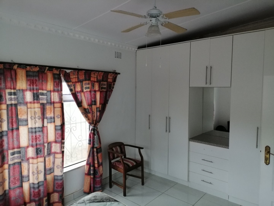 2 Bedroom Property for Sale in Uvongo KwaZulu-Natal