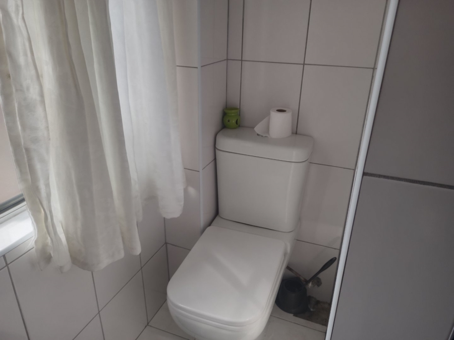 2 Bedroom Property for Sale in Uvongo KwaZulu-Natal