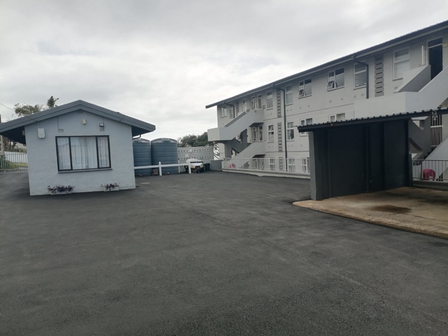 2 Bedroom Property for Sale in Uvongo KwaZulu-Natal