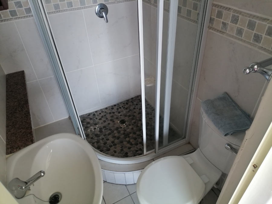 2 Bedroom Property for Sale in Uvongo KwaZulu-Natal