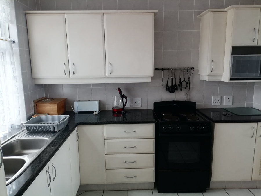 2 Bedroom Property for Sale in Uvongo KwaZulu-Natal