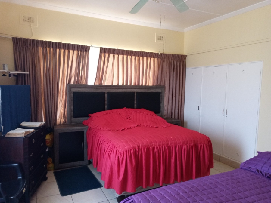 5 Bedroom Property for Sale in Lawrence Rocks KwaZulu-Natal
