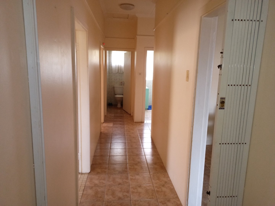 5 Bedroom Property for Sale in Lawrence Rocks KwaZulu-Natal