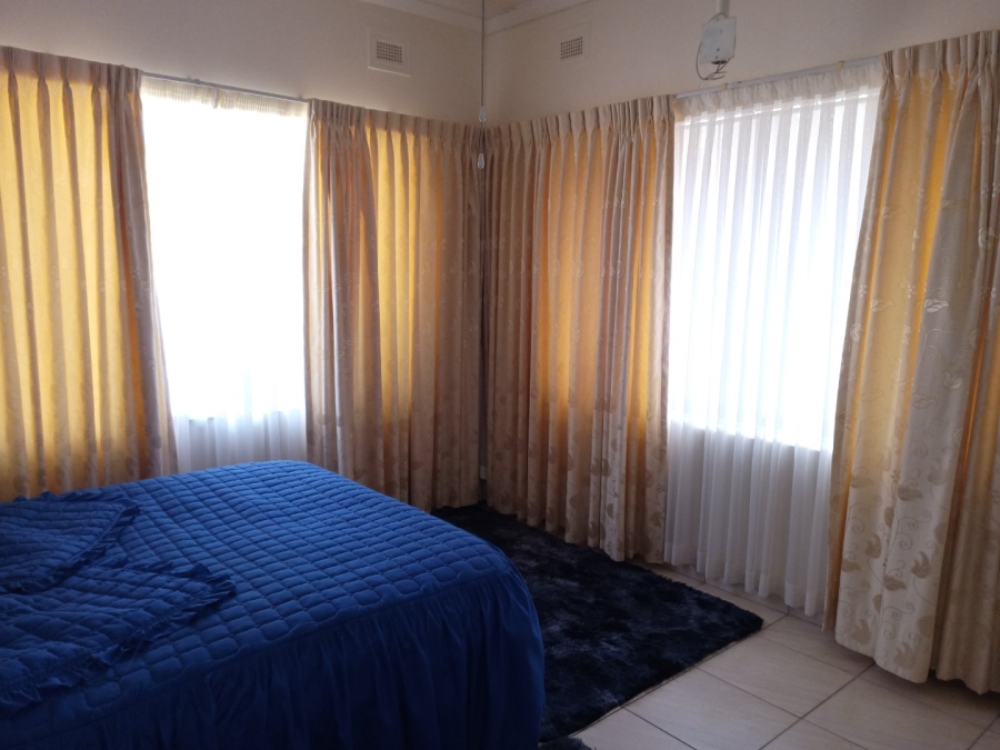 5 Bedroom Property for Sale in Lawrence Rocks KwaZulu-Natal