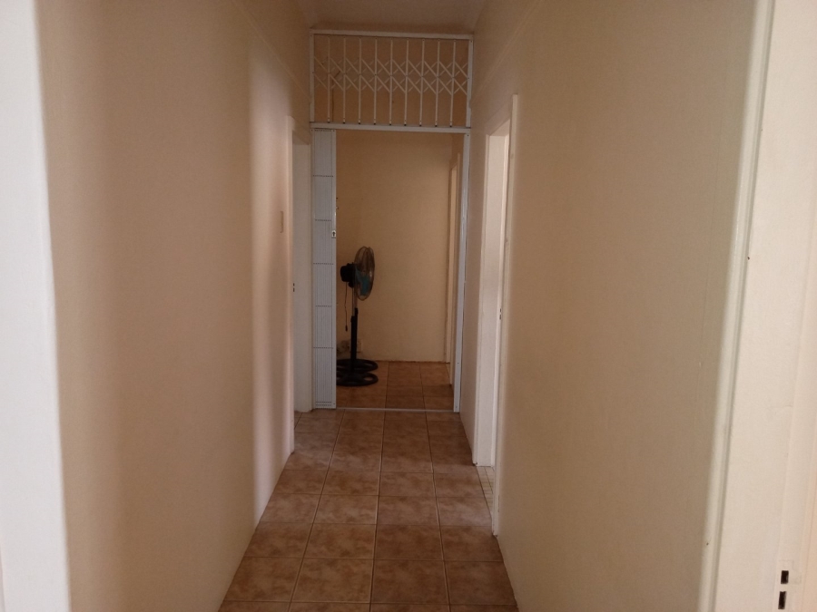 5 Bedroom Property for Sale in Lawrence Rocks KwaZulu-Natal