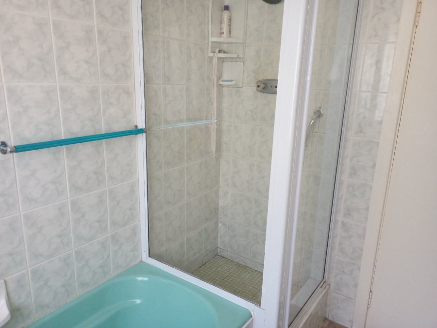 5 Bedroom Property for Sale in Lawrence Rocks KwaZulu-Natal