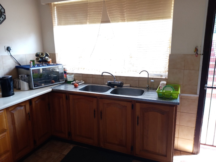 5 Bedroom Property for Sale in Lawrence Rocks KwaZulu-Natal
