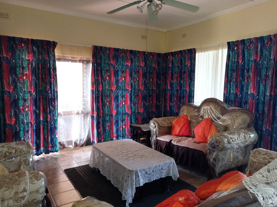5 Bedroom Property for Sale in Lawrence Rocks KwaZulu-Natal